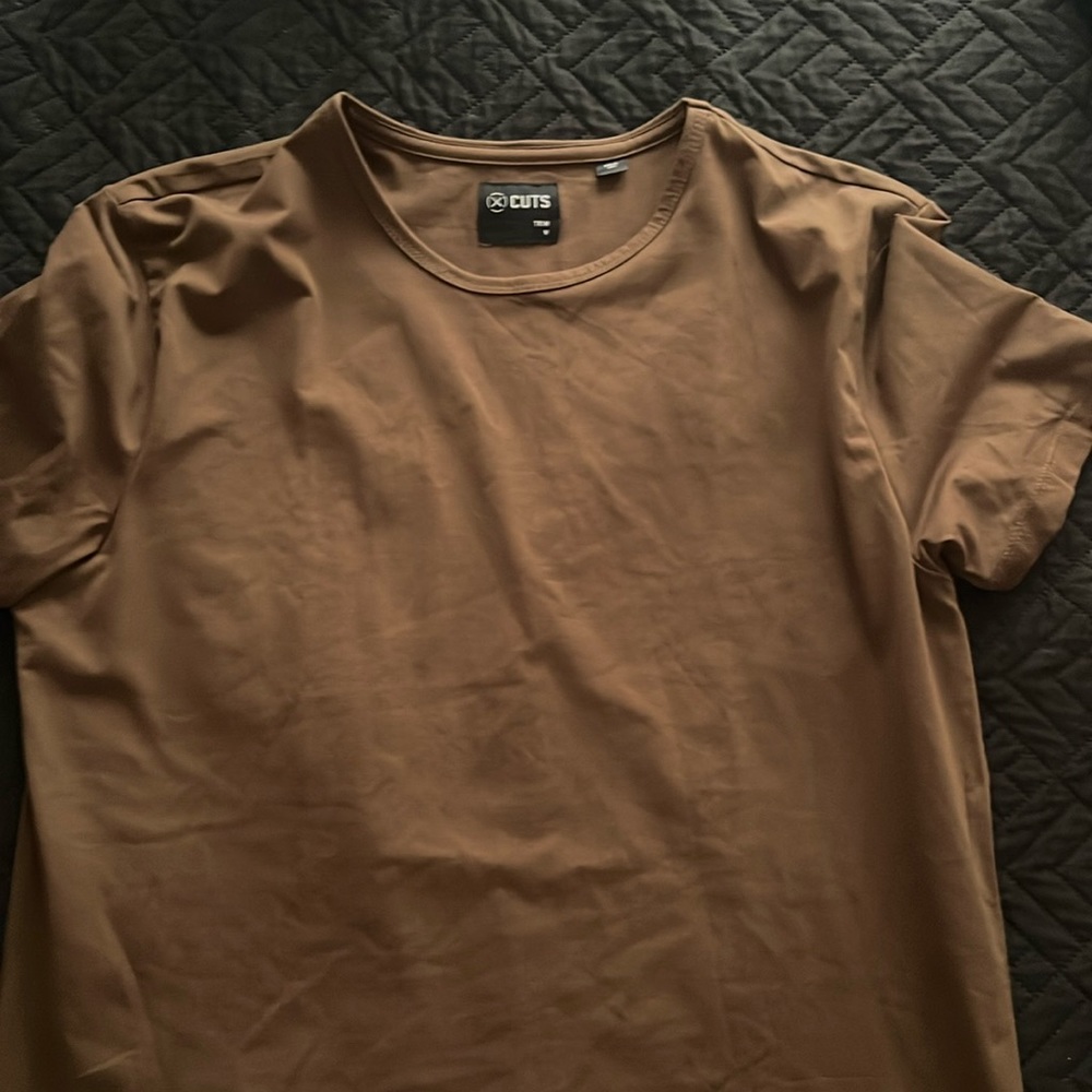 Men’s cuts t-shirt